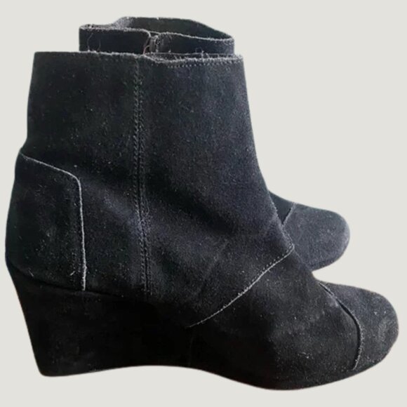 94. TOMS Desert Wedge Boots in Size 9.5 Black - Picture 2 of 4